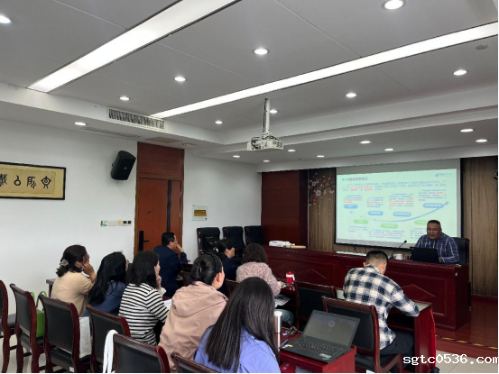 AI赋能科研能力提升专题培训成功举办